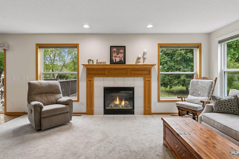 16721 Farrago Trl, Lakeville, MN 55024