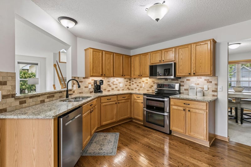 16721 Farrago Trl, Lakeville, MN 55024