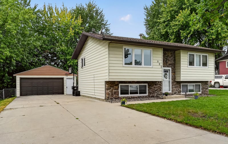 603 5th Ave NE, Kasson, MN 55944