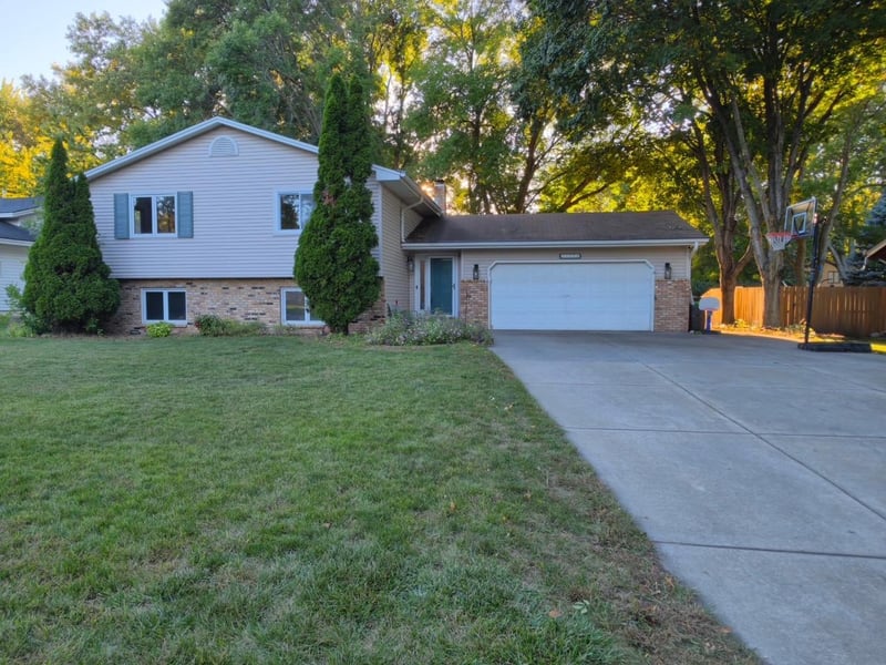 13008 Penn Ave S, Burnsville, MN 55337