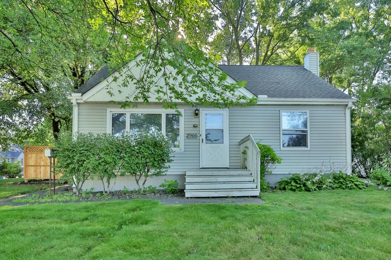2966 Louisiana Ave N, Crystal, MN 55427