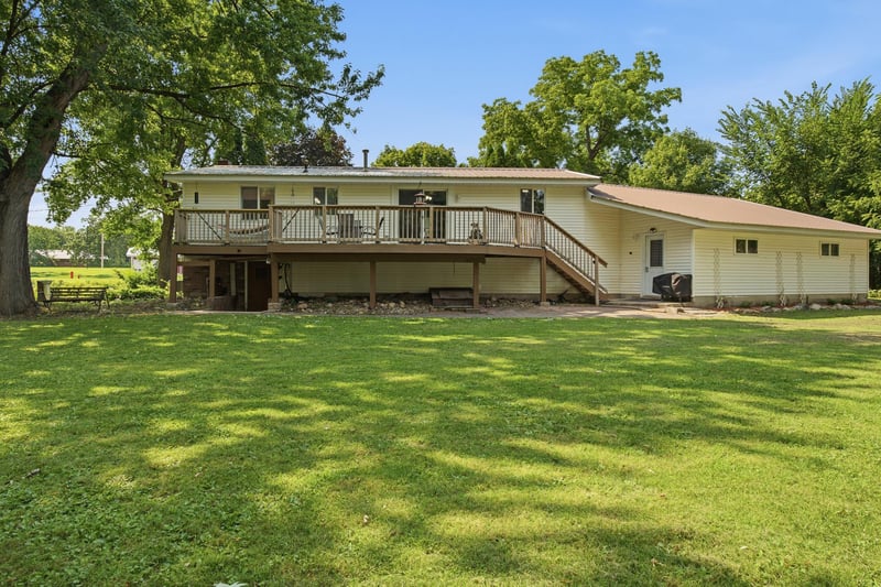 517 1st St S, Waterville, MN 56096