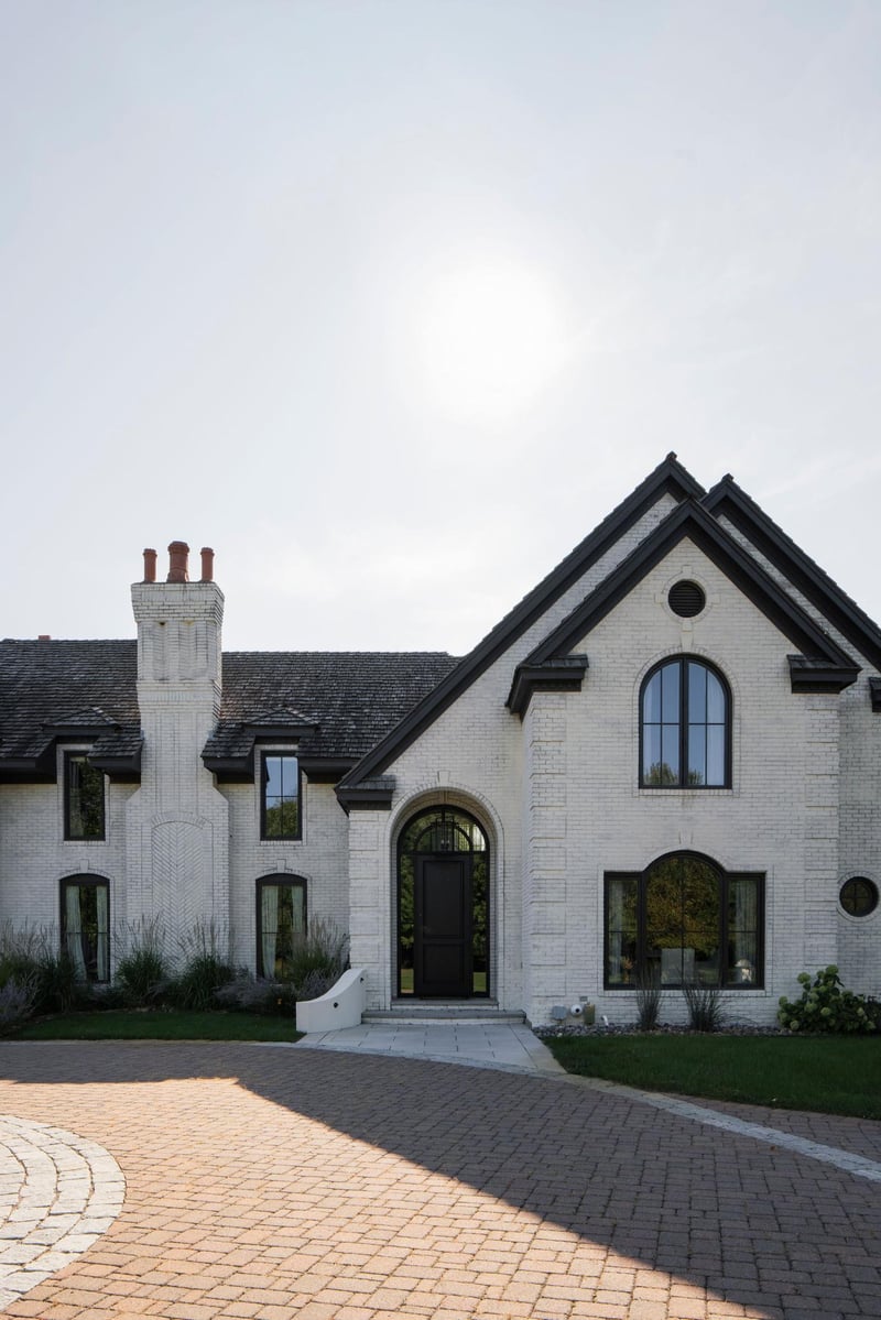 170 Spur Cir, Wayzata, MN 55391