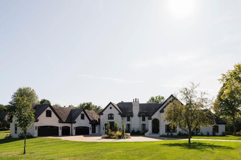 170 Spur Cir, Wayzata, MN 55391