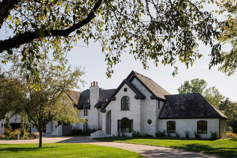 170 Spur Cir, Wayzata, MN 55391