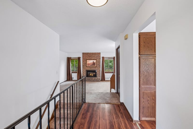4758 Hauge Cir, Eagan, MN 55122