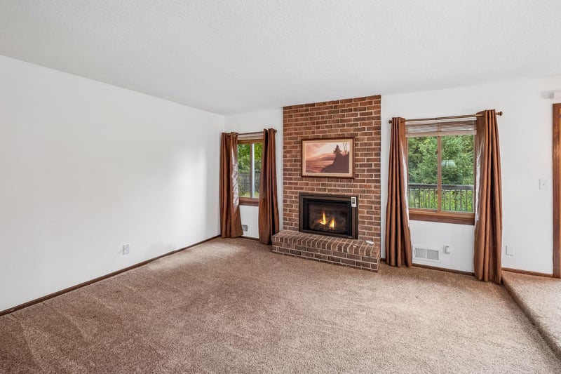 4758 Hauge Cir, Eagan, MN 55122
