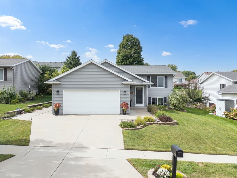 4478 Manor Dr NW, Rochester, MN 55901