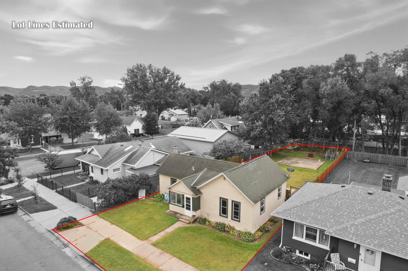 623 E Howard St, Winona, MN 55987