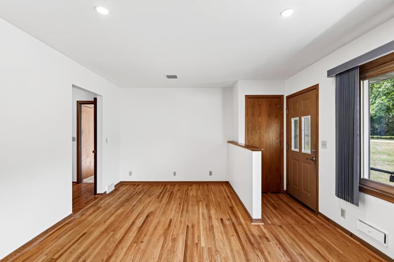 6015 Aspen Rd, Mound, MN 55364