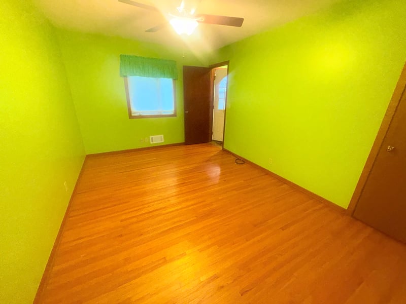 2055 English St, Maplewood, MN 55109