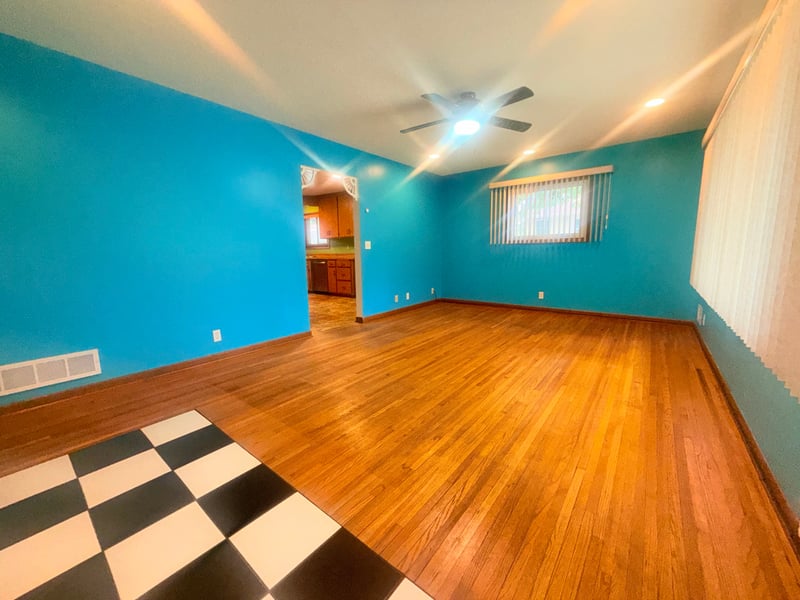 2055 English St, Maplewood, MN 55109