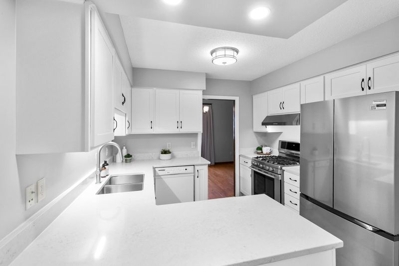 4030 Mackubin St, Shoreview, MN 55126