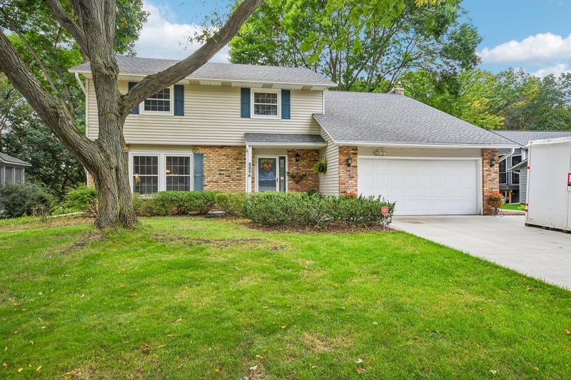 800 Nightingale Blvd, Stillwater, MN 55082