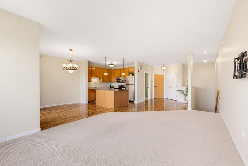 1070 Grandview Ct NE #304, Columbia Heights, MN 55421