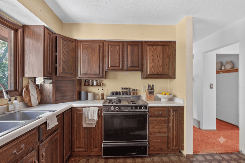 3280 Donald Ave, Eagan, MN 55121