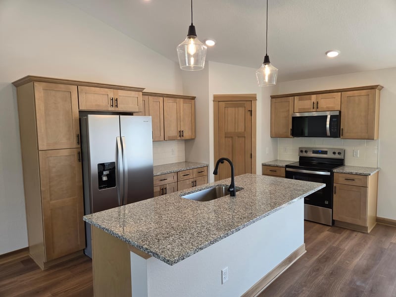 653 Daisy Ct, Lake Crystal, MN 56055