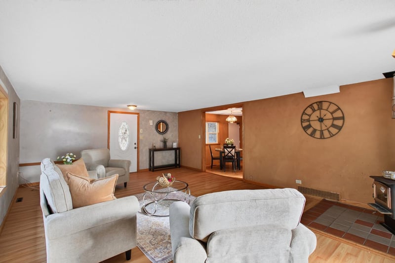 2308 Hadley Ave N, Oakdale, MN 55128