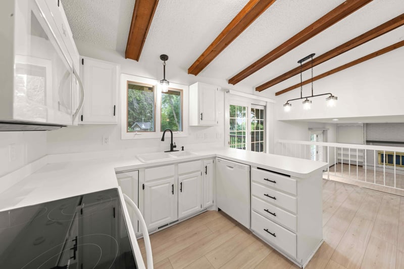 8233 Nevada Cir, Bloomington, MN 55438