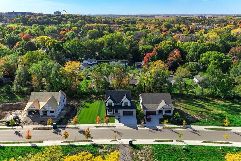 621 Kraewood Dr, Northfield, MN 55057