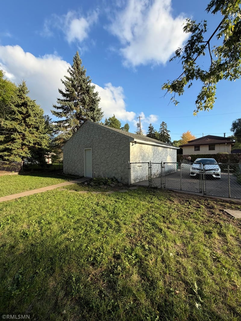 1600 37th Ave NE, Minneapolis, MN 55421