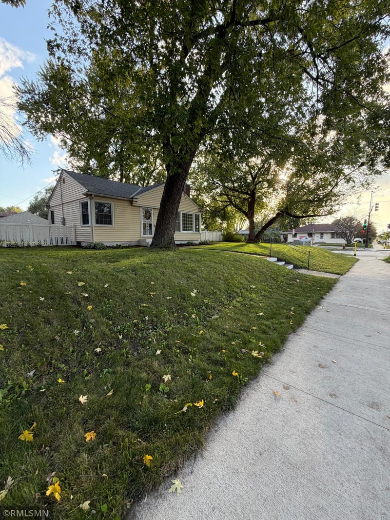 1600 37th Ave NE, Minneapolis, MN 55421