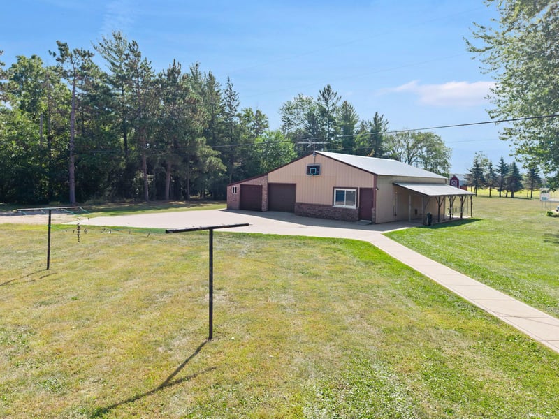 8840 235th St W, Lakeville, MN 55044