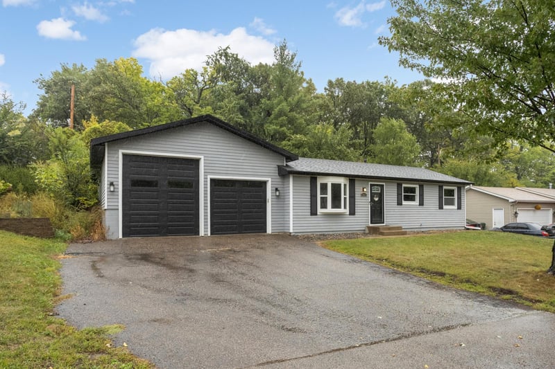 3937 77th St E, Inver Grove Heights, MN 55076