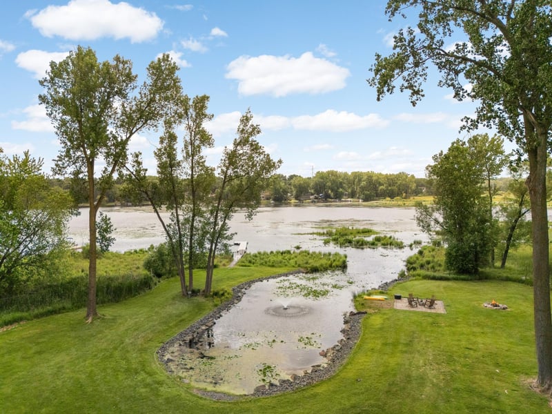 2884 W Owasso Blvd, Roseville, MN 55113