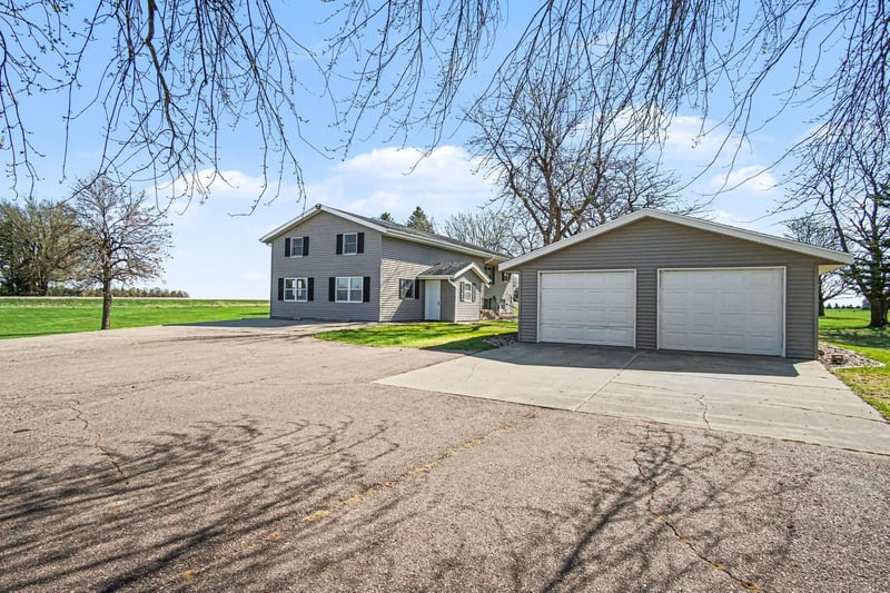 1140 150th Ave, Luverne, MN 56156