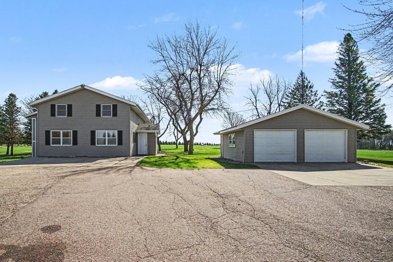 1140 150th Ave, Luverne, MN 56156