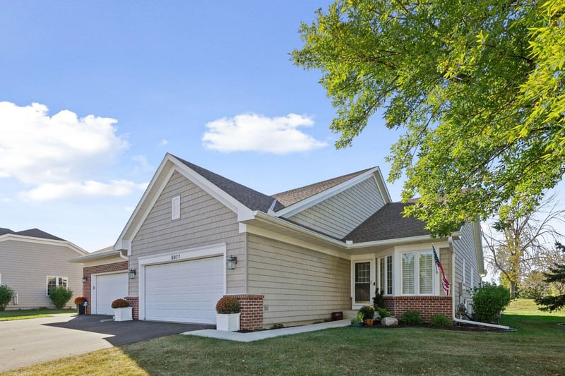 8977 Deer Run Dr, Victoria, MN 55386