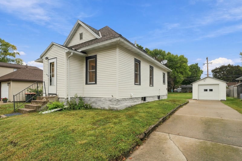 116 High Ave, Gaylord, MN 55334