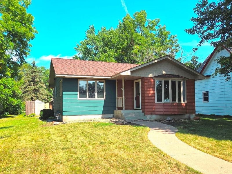 645 W 3rd St, Rush City, MN 55069