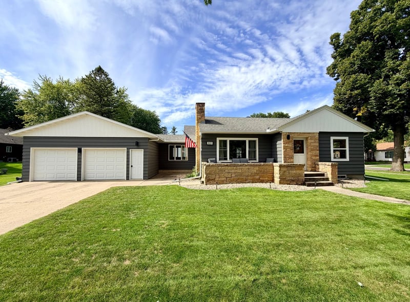 821 Turner St, Worthington, MN 56187
