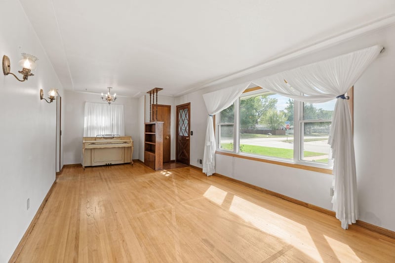 483 Manor Dr NE, Spring Lake Park, MN 55432