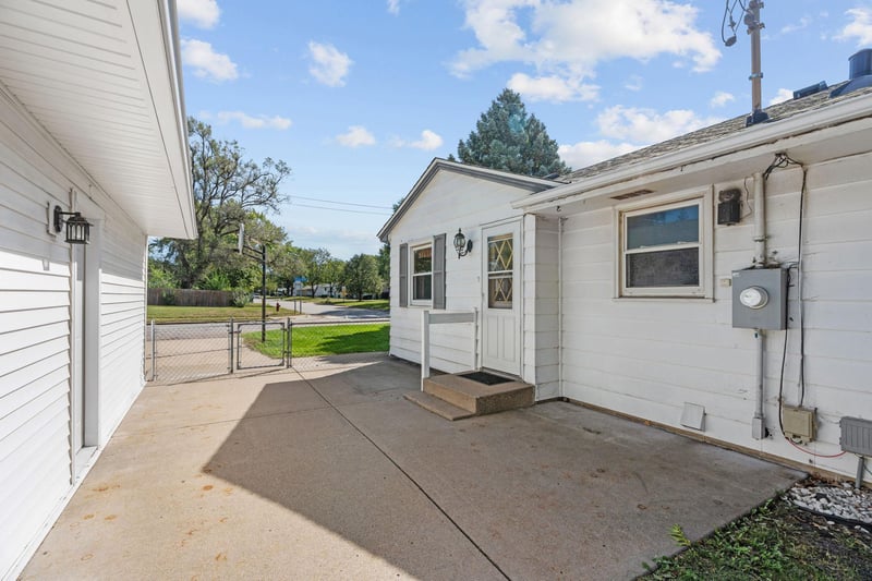 483 Manor Dr NE, Spring Lake Park, MN 55432