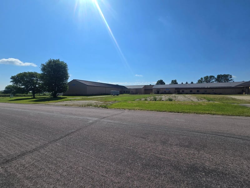 300 16th Ave SE, Waseca, MN 56093