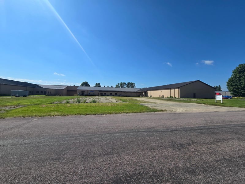 300 16th Ave SE, Waseca, MN 56093