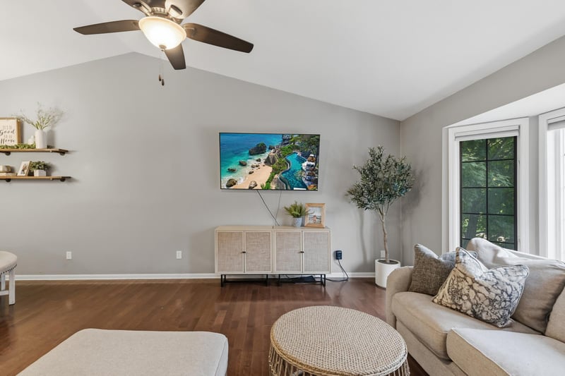15469 Fish Point Rd SE, Prior Lake, MN 55372
