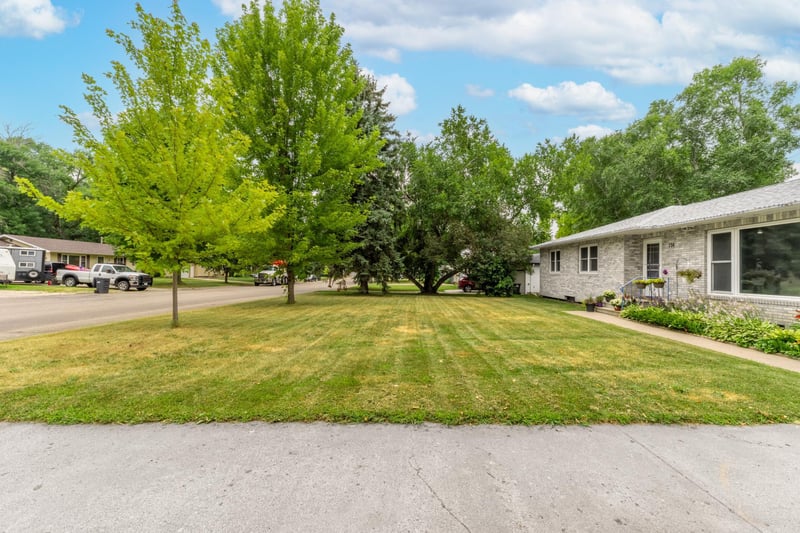 714 10th St, Hawley, MN 56549