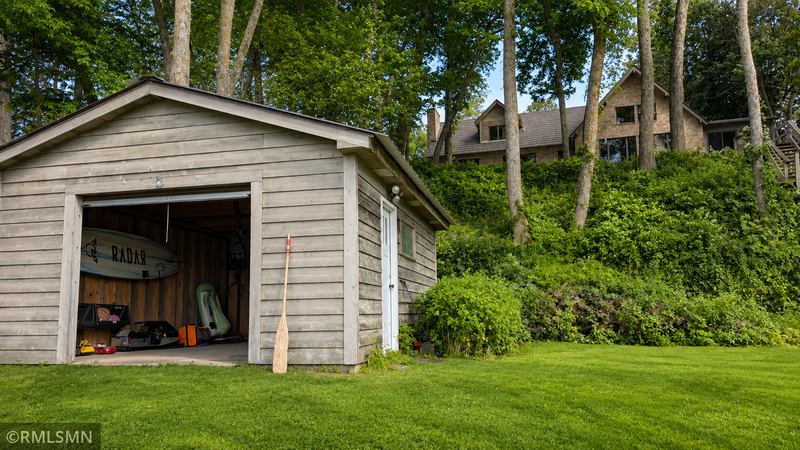 4210 Fairview Ln, Madison Lake, MN 56063