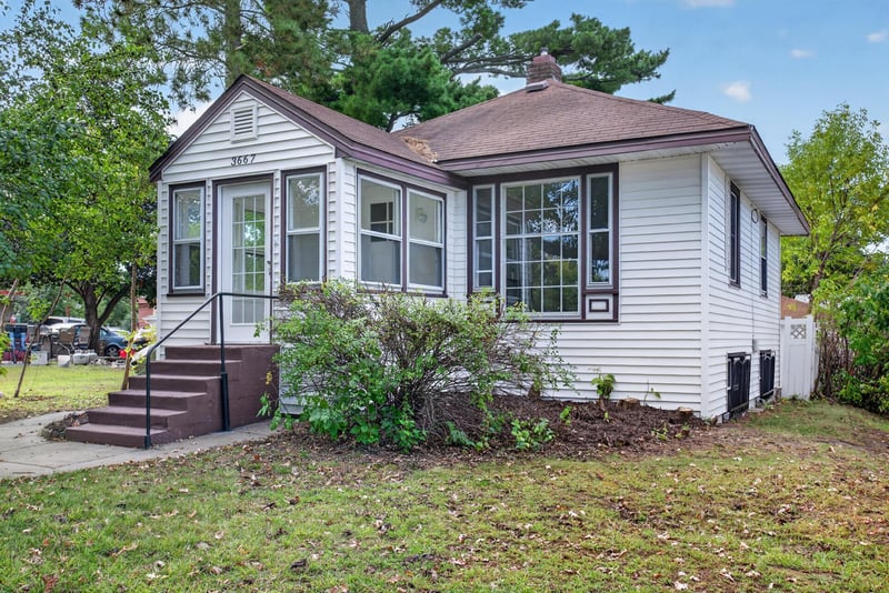 3667 W Broadway Ave, Robbinsdale, MN 55422