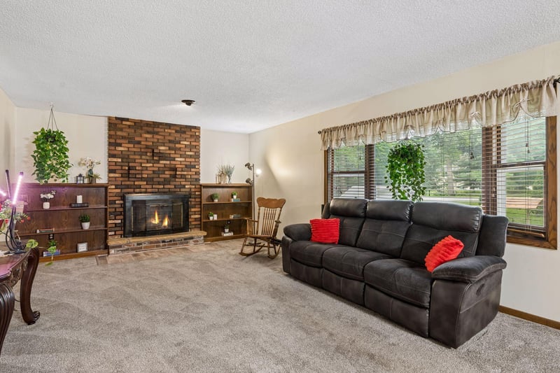 3891 N Enchanted Dr NW, Andover, MN 55304