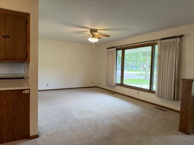1421 12th Ave, Windom, MN 56101