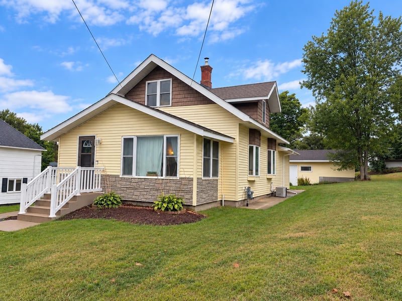 610 Gillis Ave N, Browerville, MN 56438