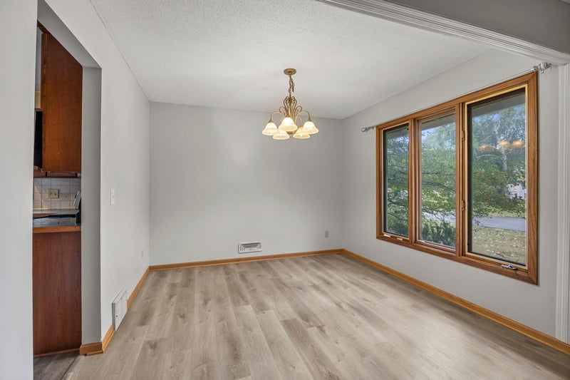 7741 Heritage Rd, Eden Prairie, MN 55346