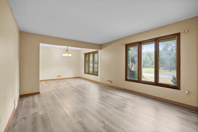 7741 Heritage Rd, Eden Prairie, MN 55346