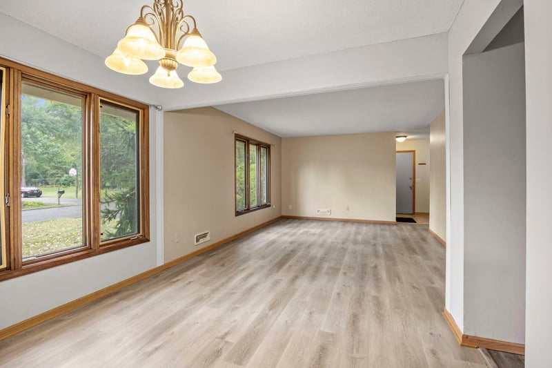 7741 Heritage Rd, Eden Prairie, MN 55346