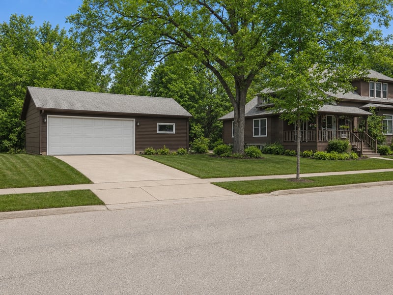 824 4th St SE, Willmar, MN 56201